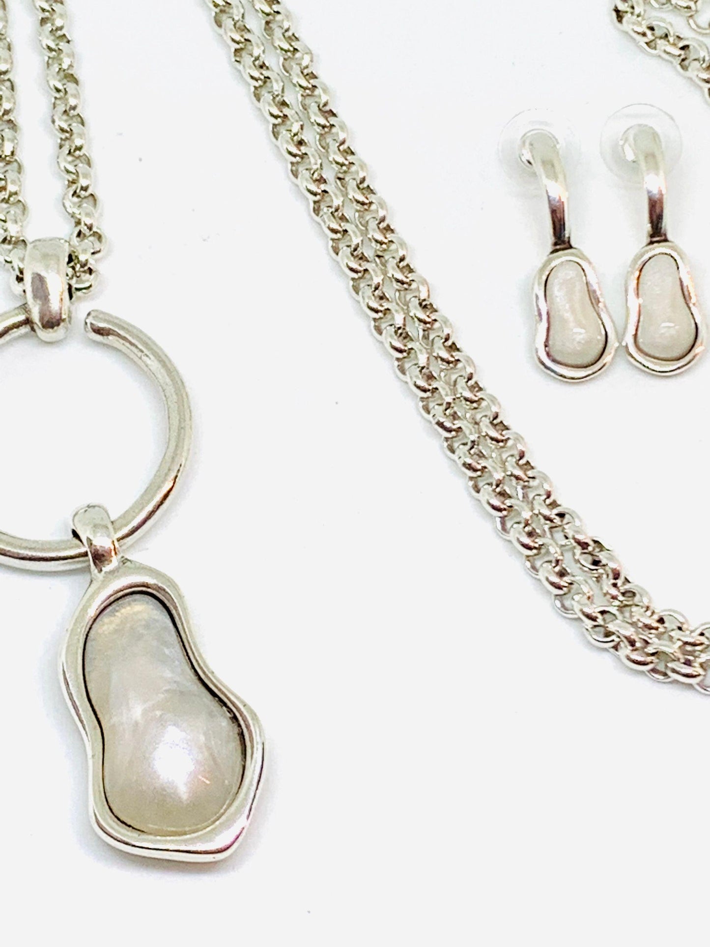 Tra-La-Rá Silver & White Set