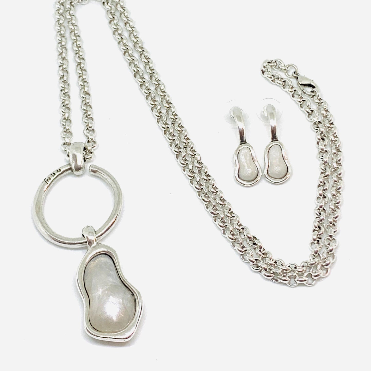 Tra-La-Rá Silver & White Set