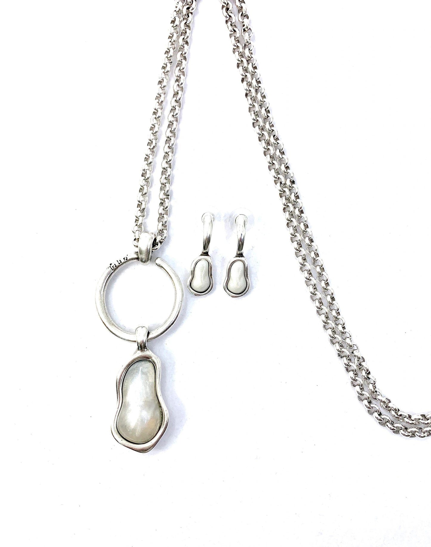 Tra-La-Rá Silver & White Set