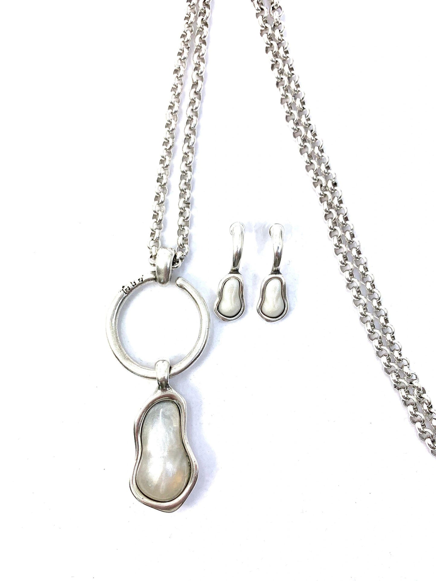 Tra-La-Rá Silver & White Set